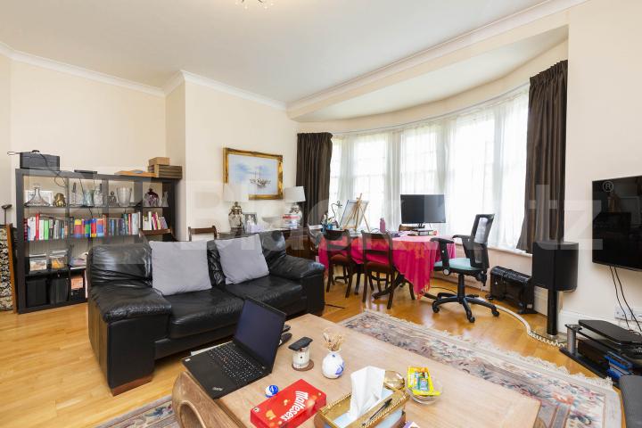Spacious three double bedroom property with terrace Ferncroft Avenue, Hampstead